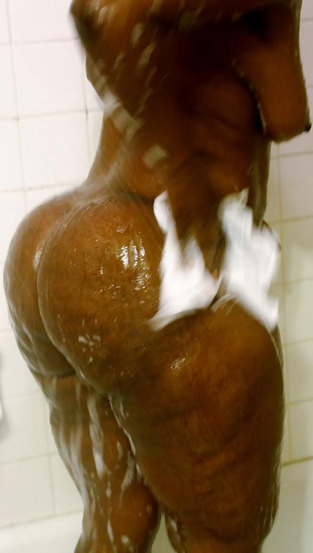 25P Thick Black MILF Washing Her Big Ass