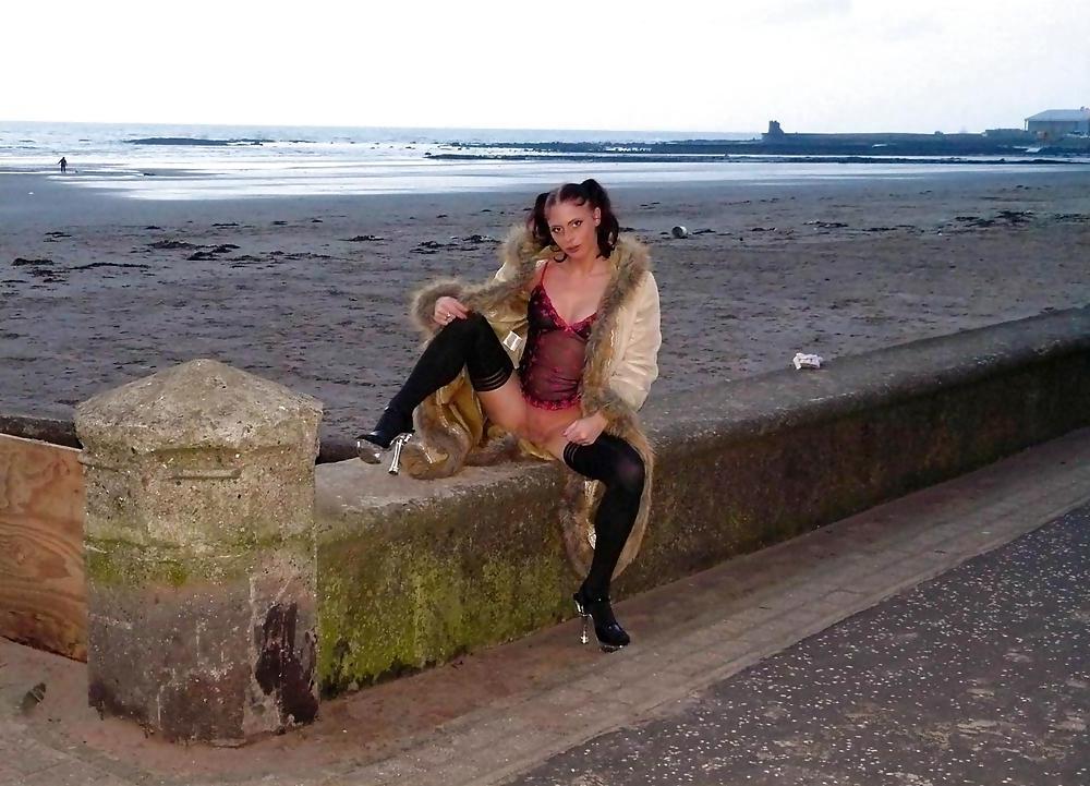 9P Sweet Flashing MILF