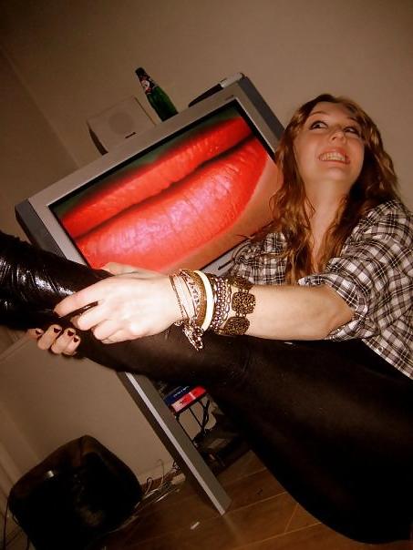 25P Sluts in tight pants! 16