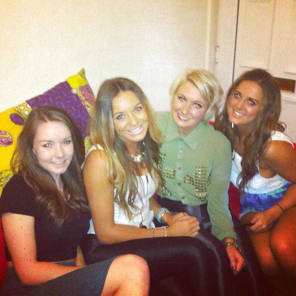 25P Sluts in tight pants! 16