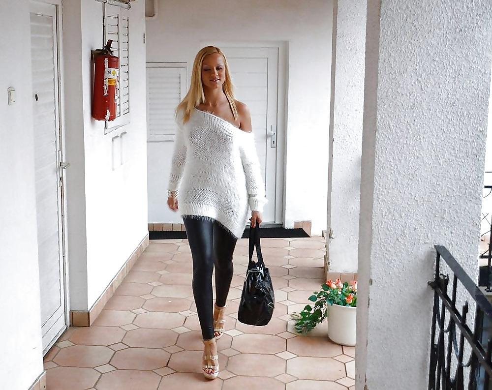 25P Sluts in tight pants! 16