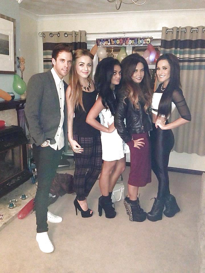 25P Sluts in tight pants! 16