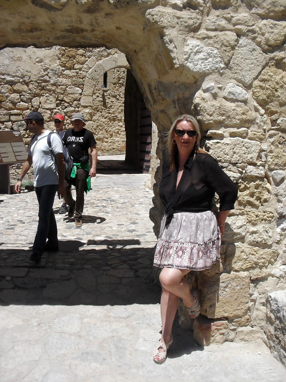 13P Mia flashing at a castle in lisbon