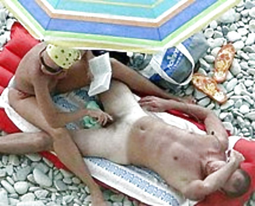 25P Beach sex