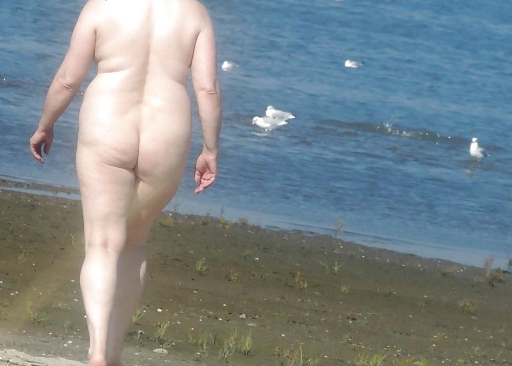 6P My whore naked on the beach yesterday
