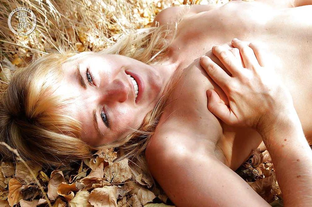 16P Nice blond hairy pussy
