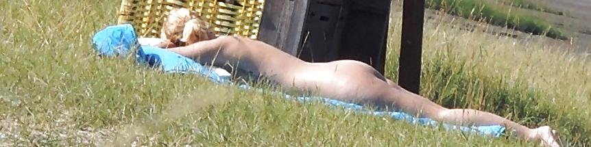 14P Sluts secretly photographed on the beach