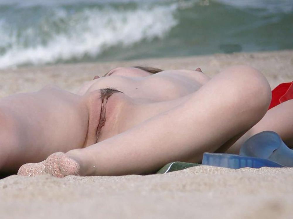 25P Older and Younger Nudists
