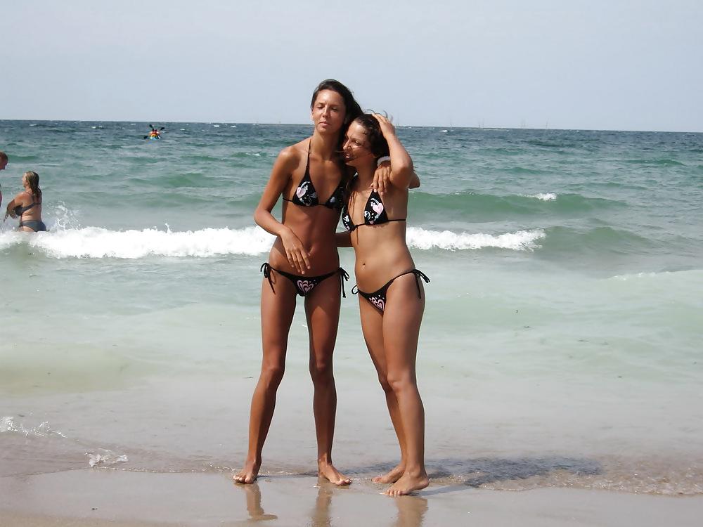 25P 2 Girls at Beach