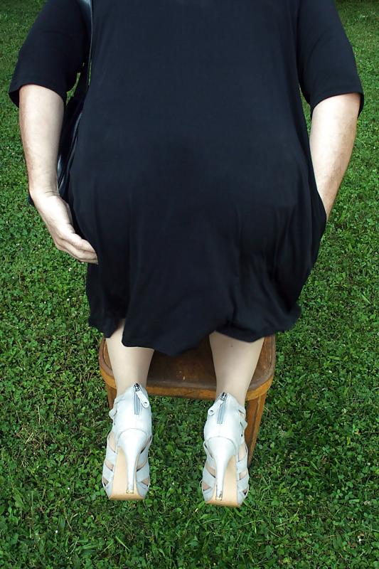 10P Secretary on a chair