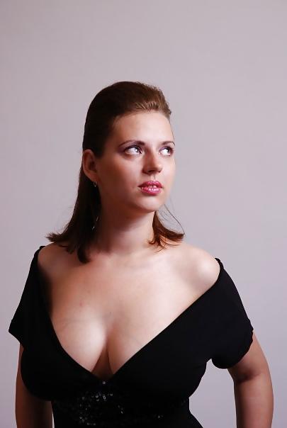 9P Busty Russian Woman 991