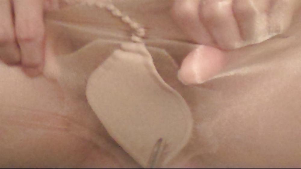 17P Upskirts Nylons and Heels