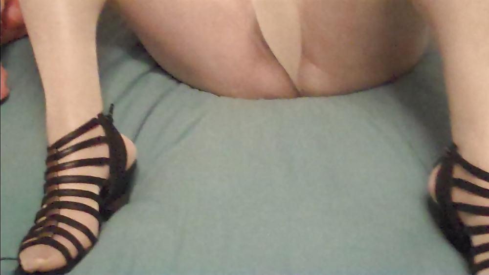 17P Upskirts Nylons and Heels