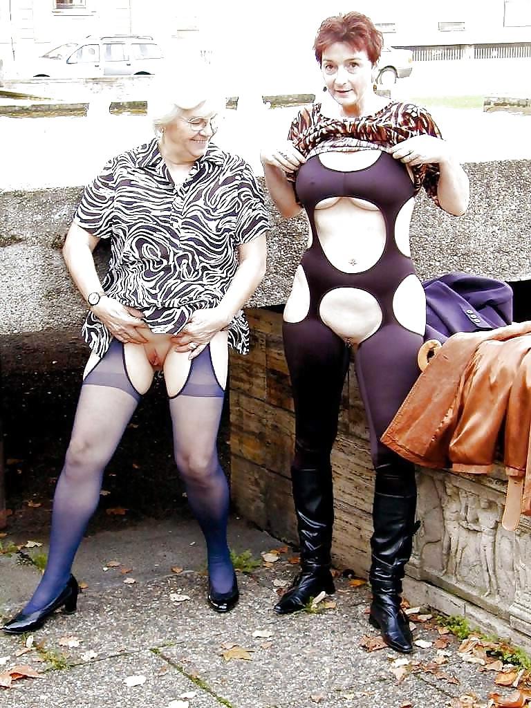 25P Nudists Naturists Public Outdoor Flash #22