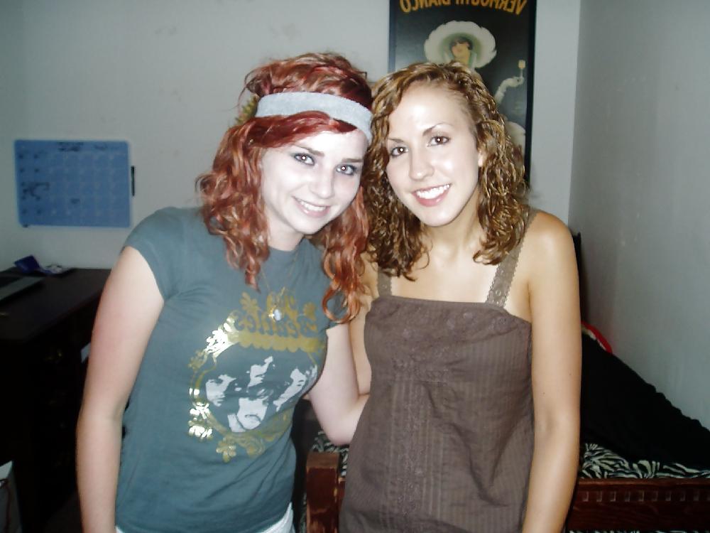 25P Young redhead in pants and nacked