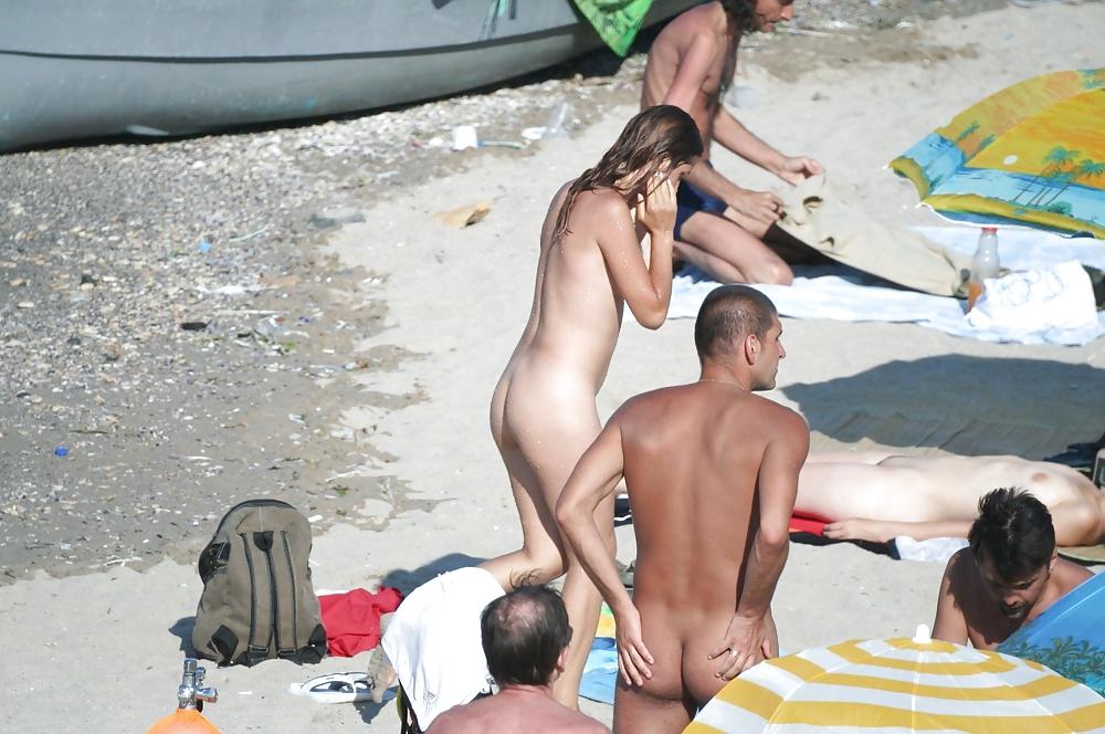 25P Nudity At The Beach