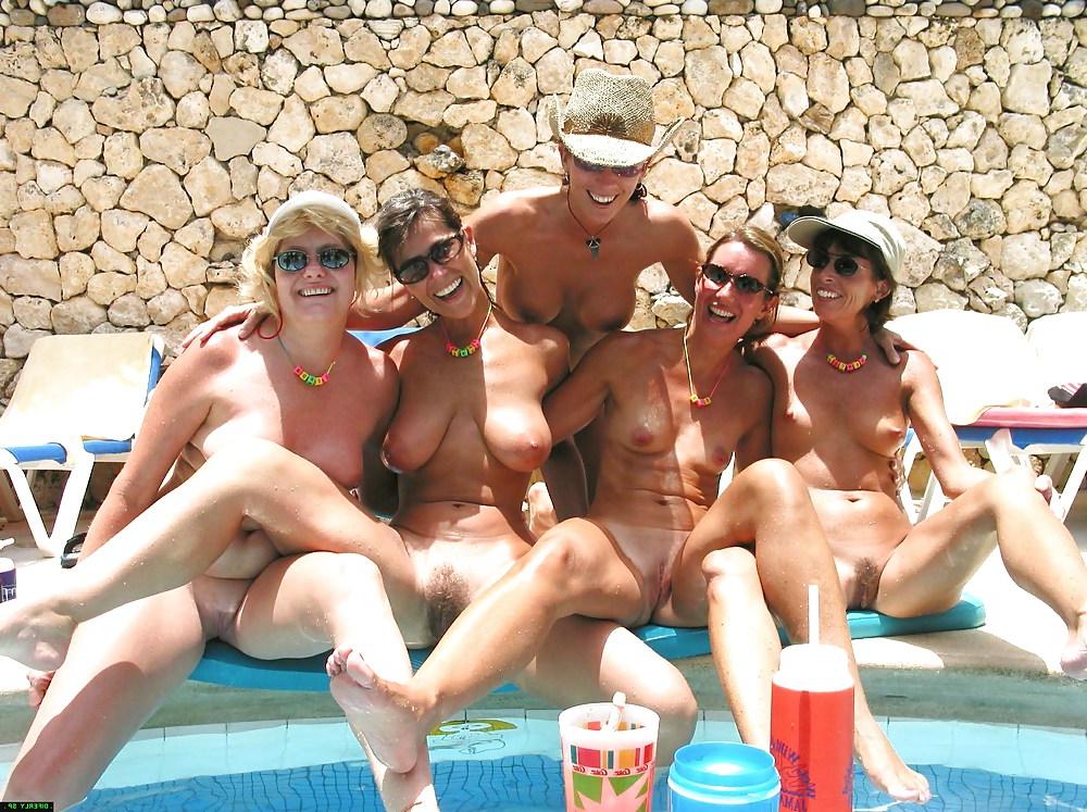 10P Voyeur Beach 