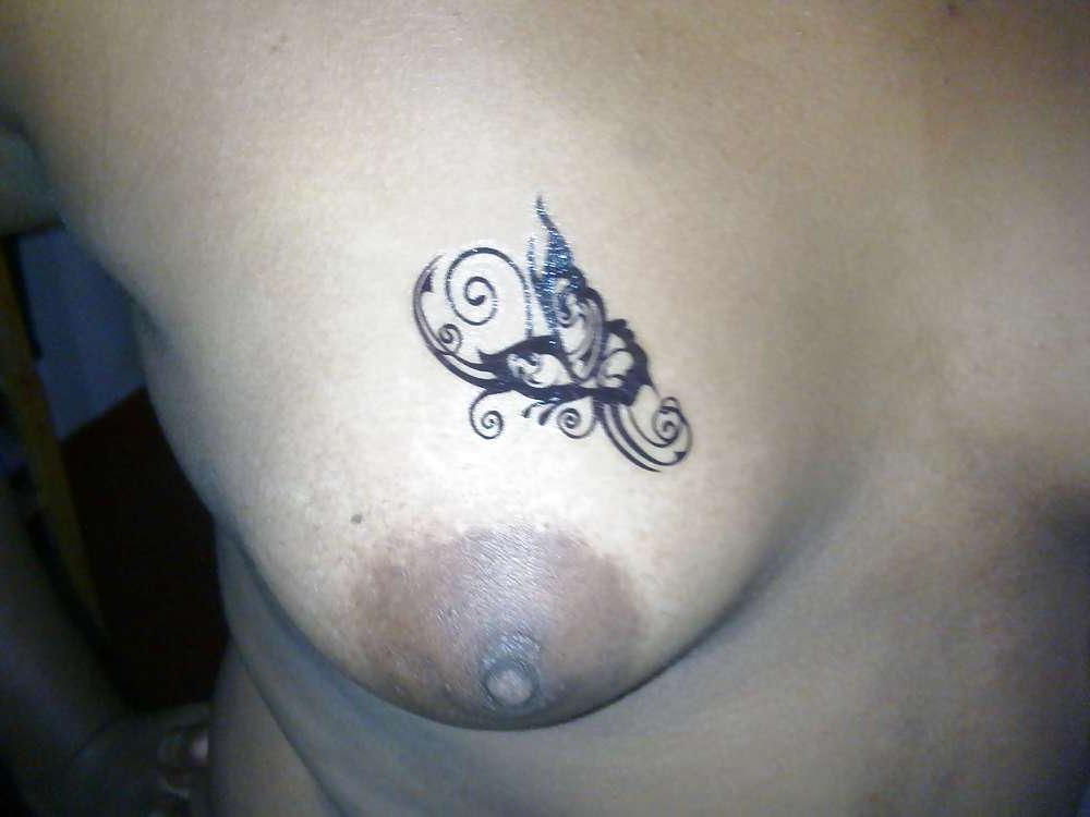 25P Girlfriend goes wild with some tattoos.
