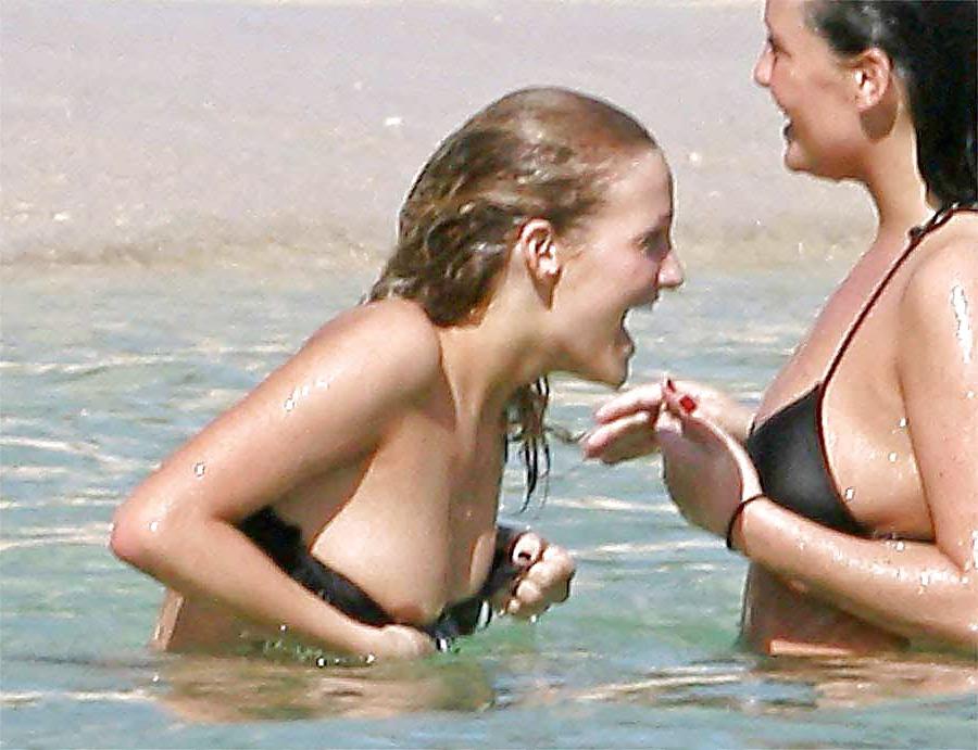 25P The beach 146