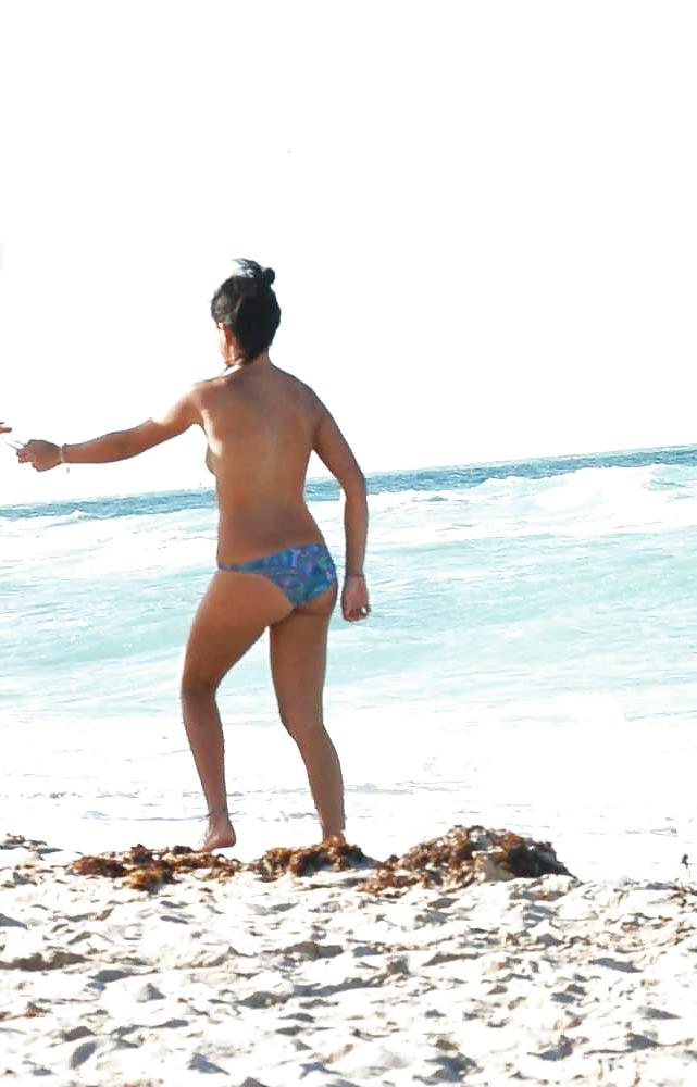 25P The beach 146