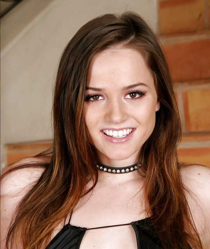 23P I Love Girls Wearing A Collar... (1)