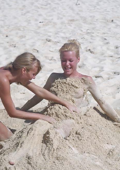 25P Nudist Beach Fun