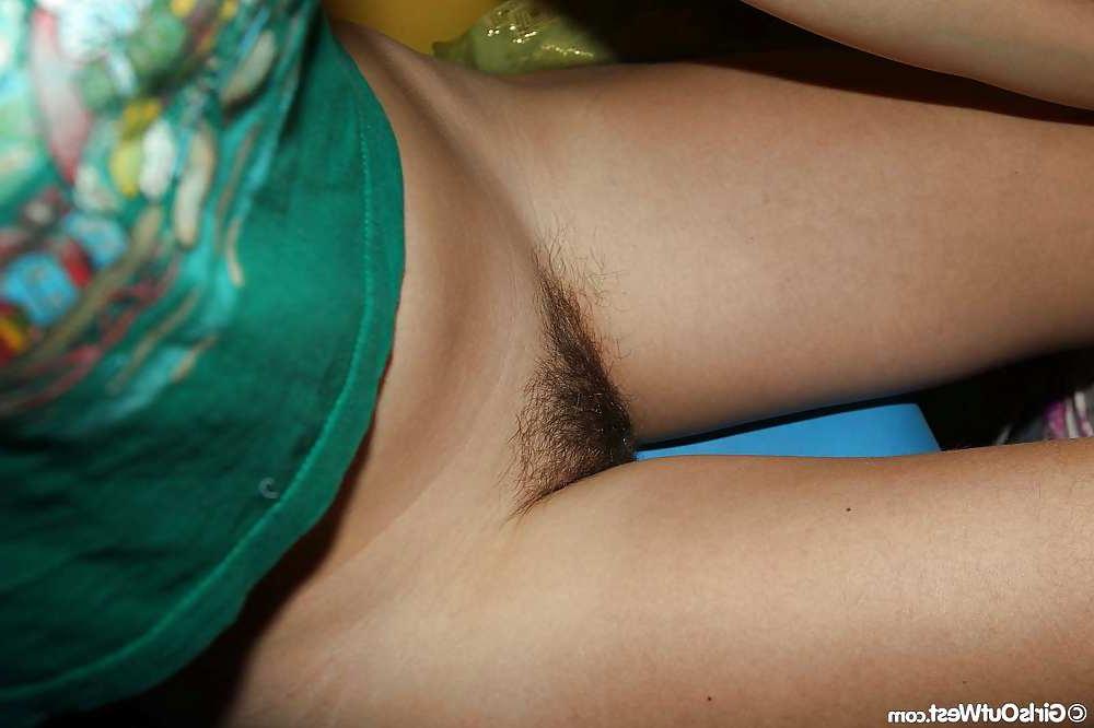 16P Amateur teenie with hairy labia