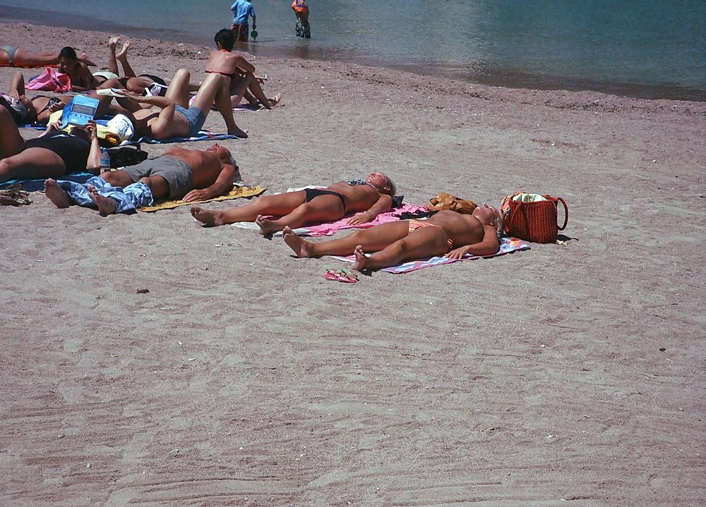 25P Spy Beach