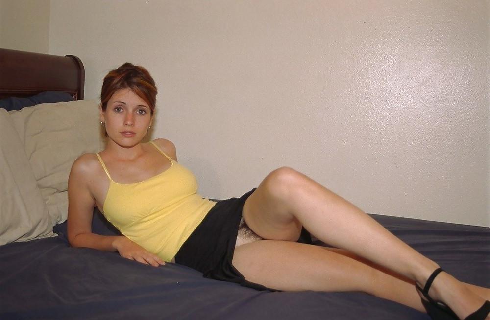 25P Hairy Pussy Lovers Will Adore Sexy Ellie