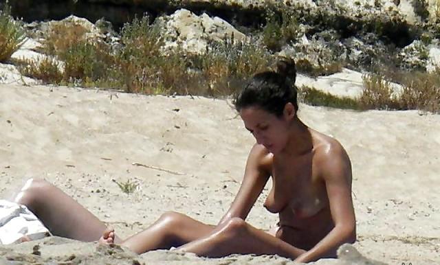 25P Beautiful Day At The Beach 27 ( Nudes) by Voyeur TROC