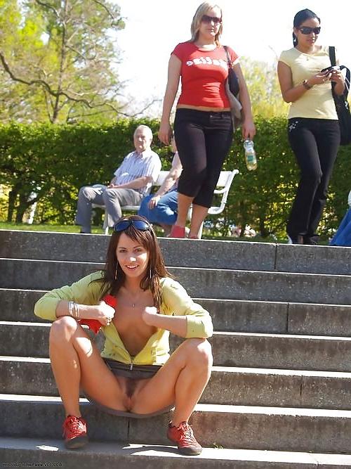 10P Hot public flashing tits ass and pussu