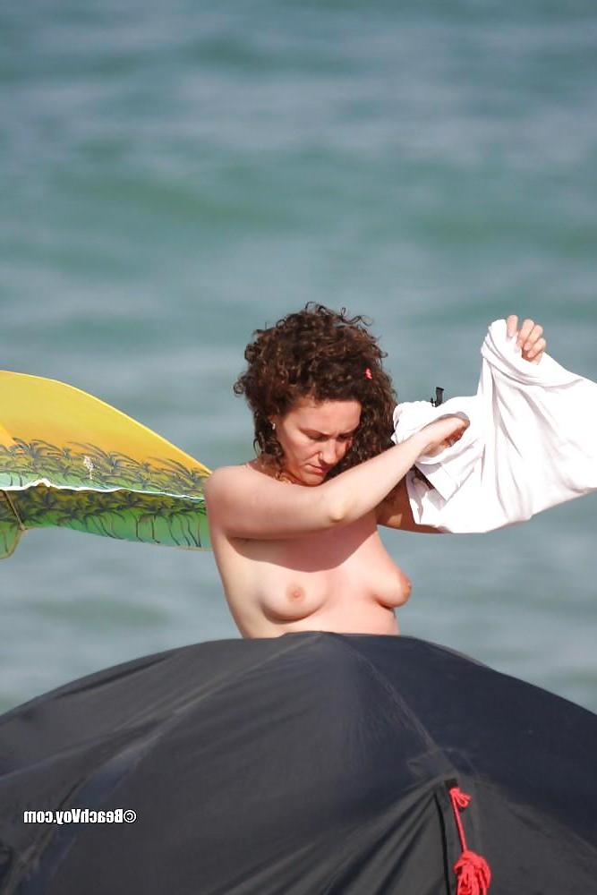 25P Beach undressing 5.