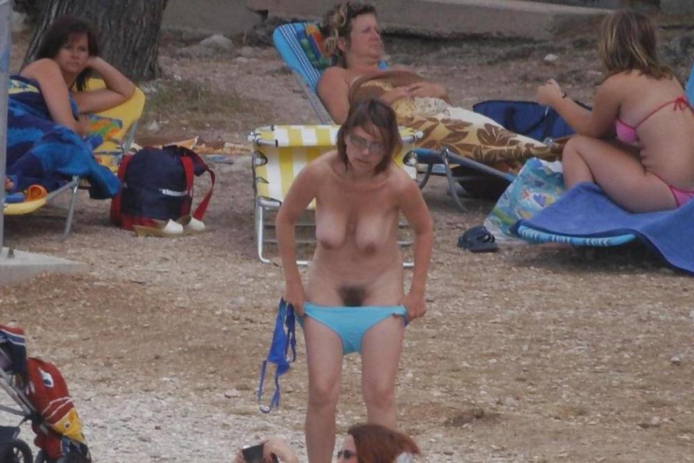 25P Beach undressing 5.