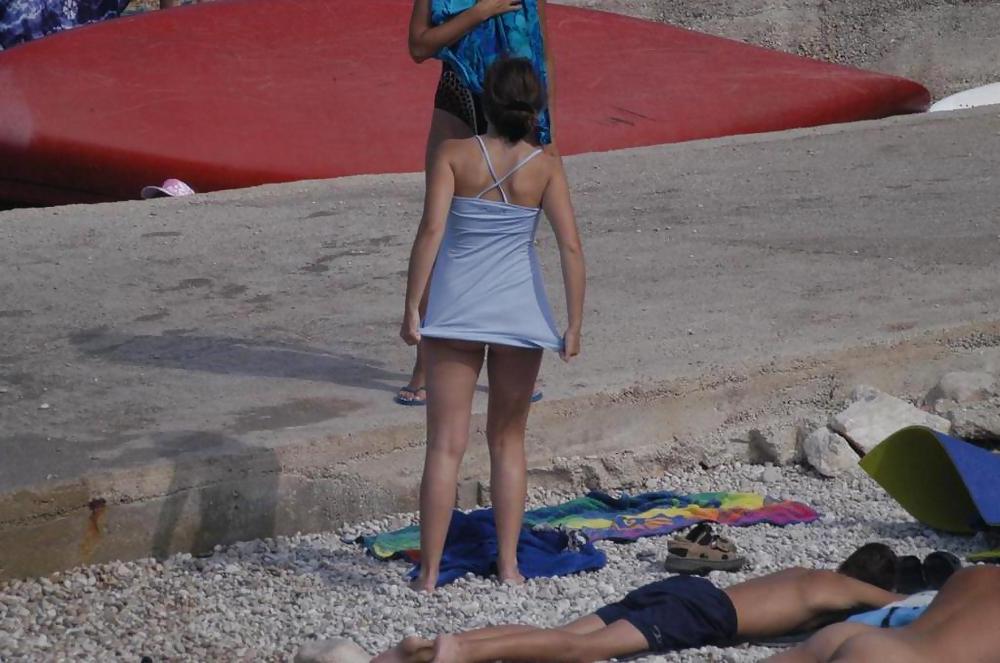 25P Beach undressing 5.