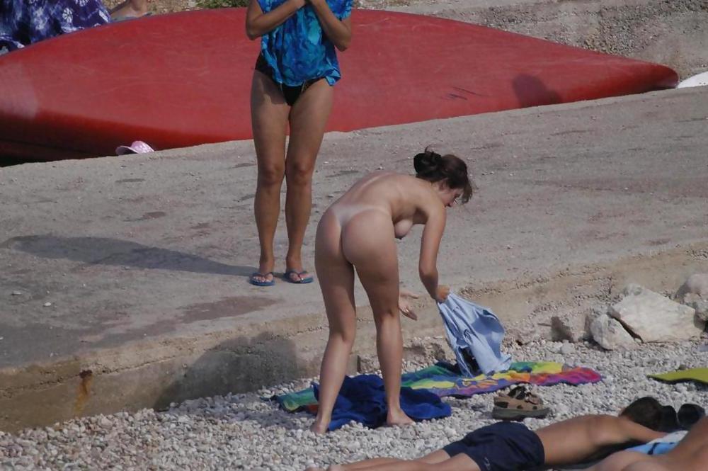 25P Beach undressing 5.