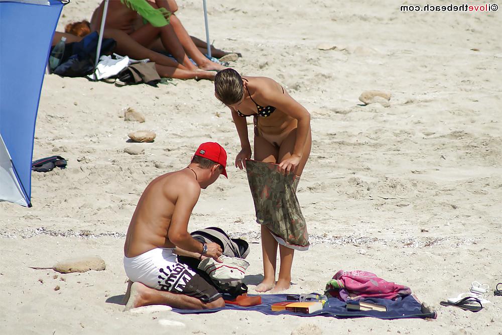 25P Beach undressing 5.