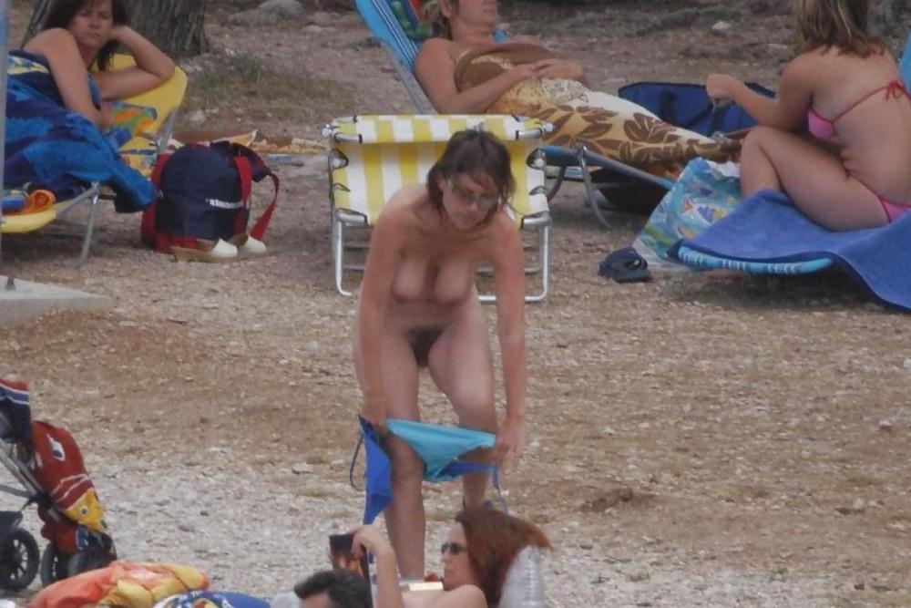 25P Beach undressing 5.