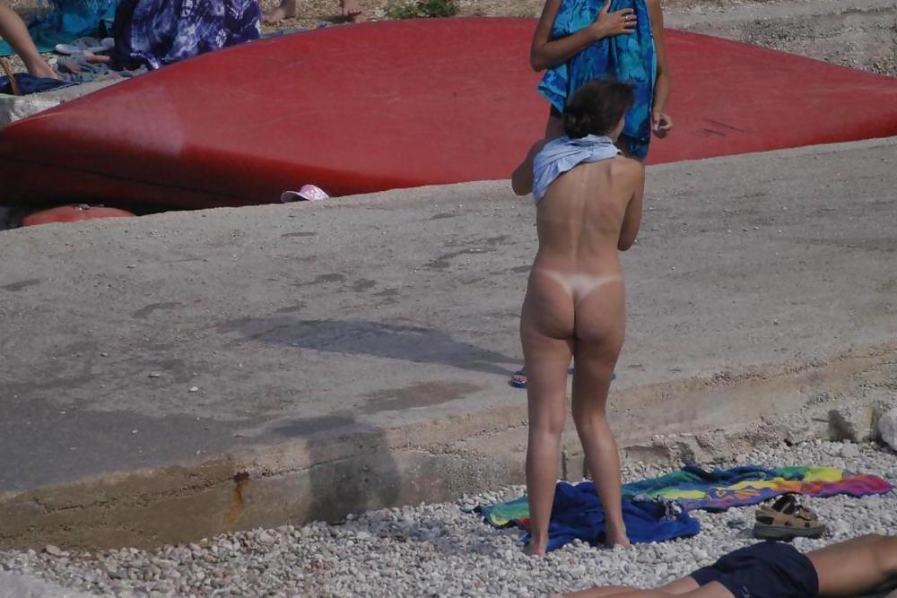 25P Beach undressing 5.