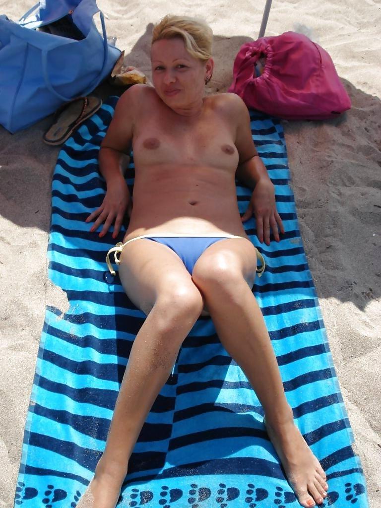 25P On the bulgarian beach