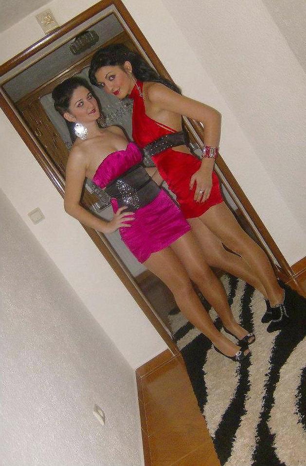 25P Beautiful Girls in Nylons 2