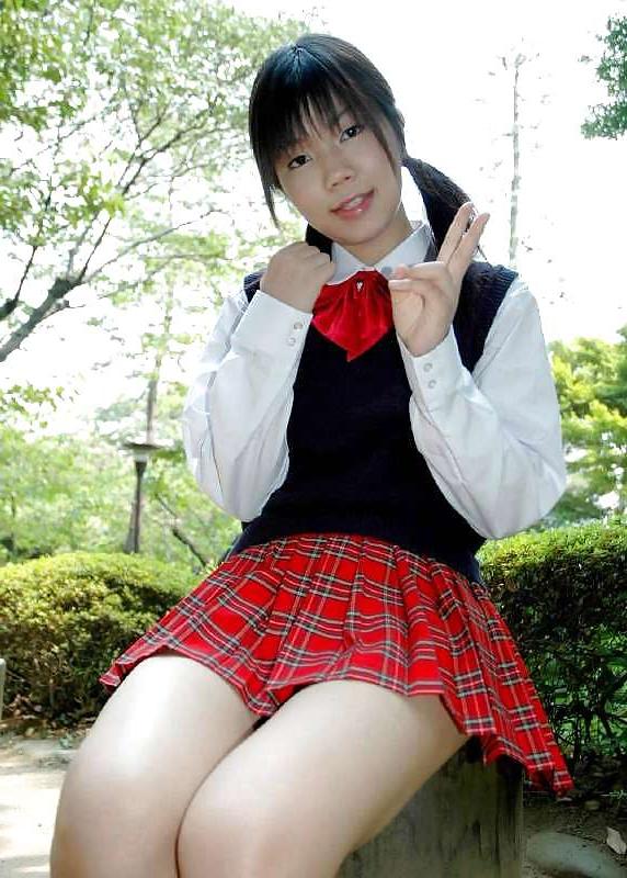13P Japanese schoolgirl 3-by PACKMANS