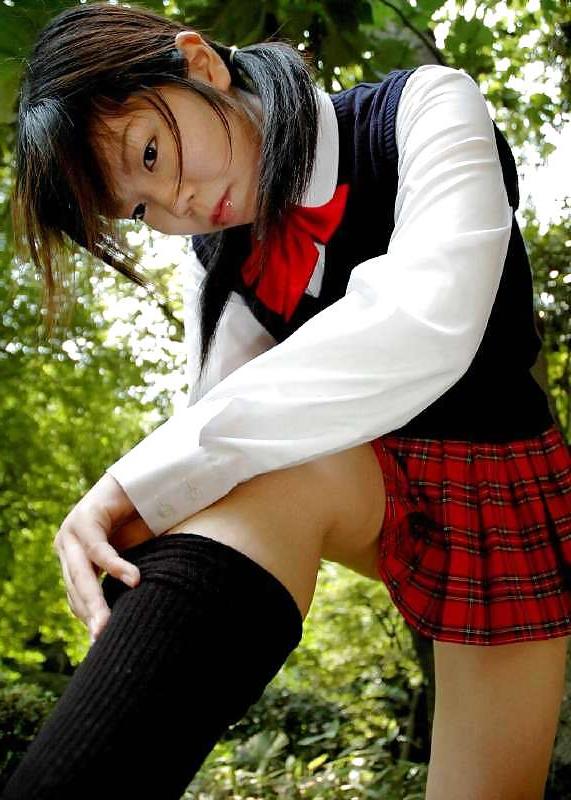 13P Japanese schoolgirl 3-by PACKMANS