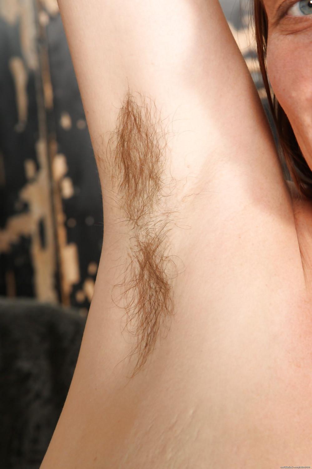 25P Hairy Armpits - Lindsey