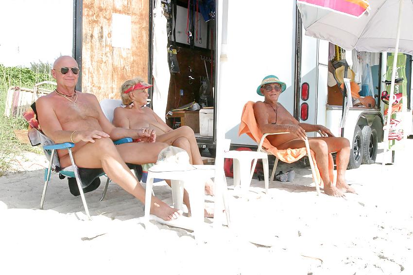 5P Naked beach 48.
