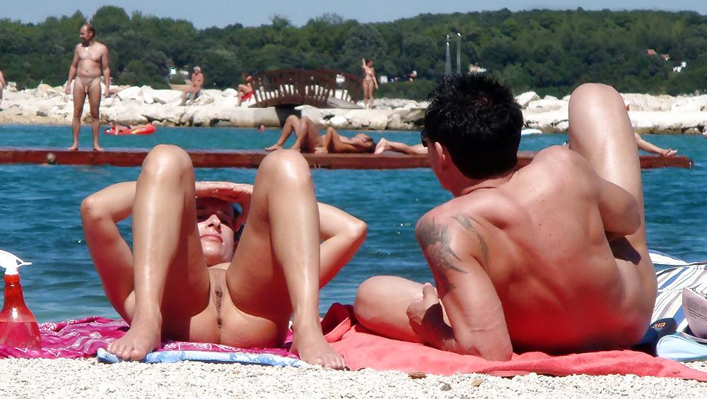 25P Group Sex Amateur Beach #rec Voyeur G17