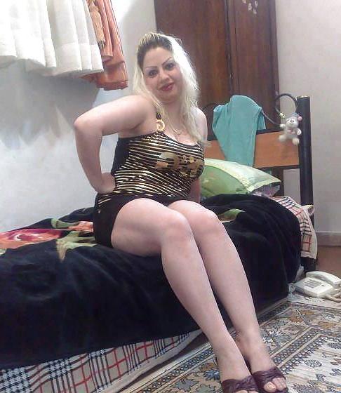 25P Sexy Arab Woman