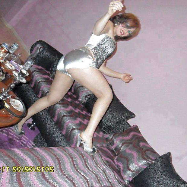 25P Sexy Arab Woman