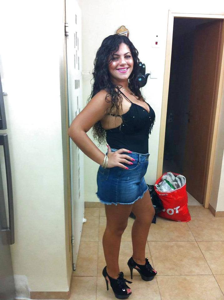 25P Sexy Arab Woman
