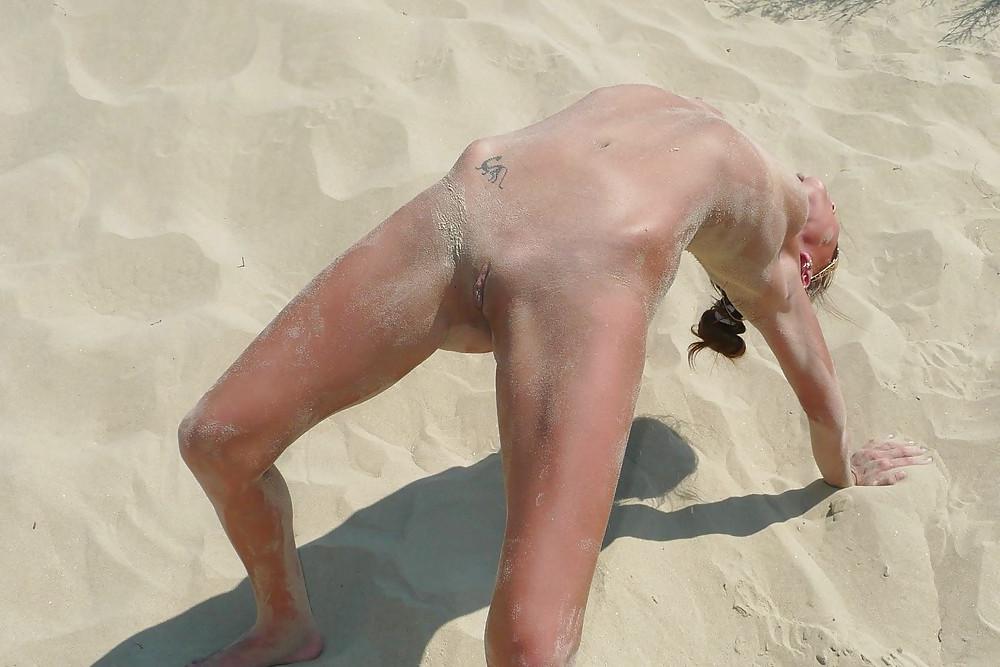 25P Topless Beach Teens