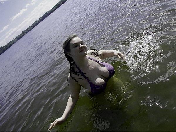 24P Busty Russian Woman 1367